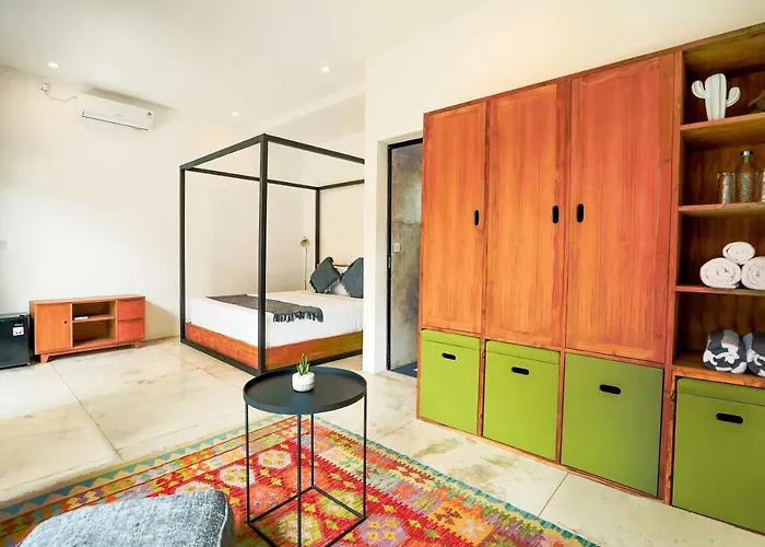 Downtown Guest house *