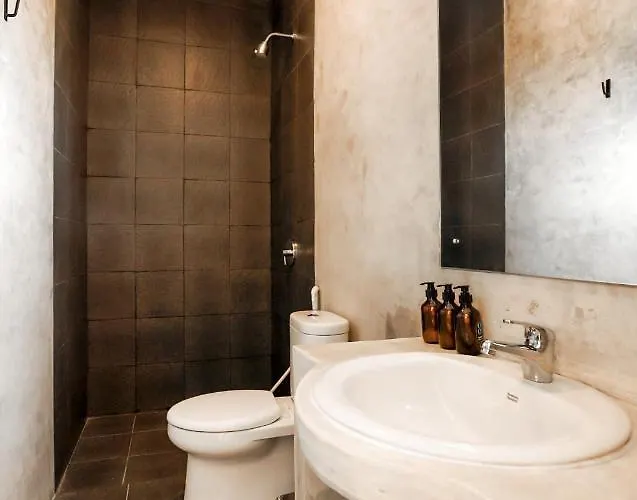 Downtown Guest house Canggu (Bali)